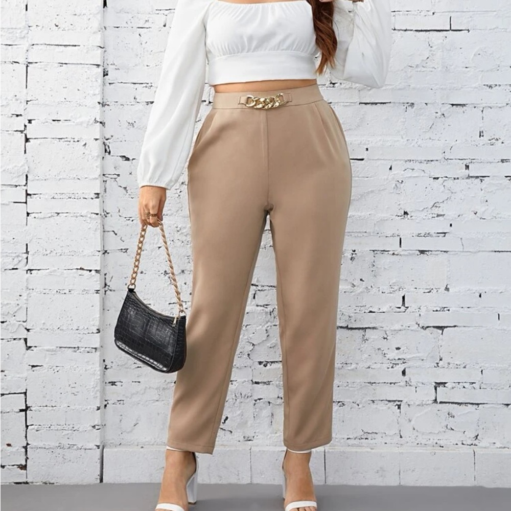 NWOT Plus High Waist SOLDDDDChain Detail khaki pants 4x